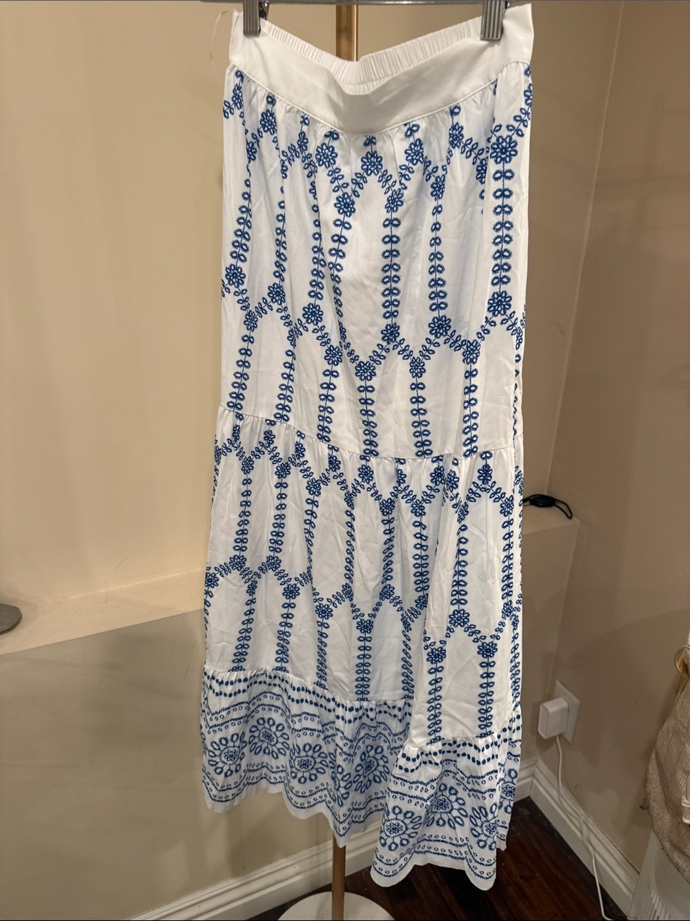 Commense White Maxi Skirt with top set - Picture 5 of 6